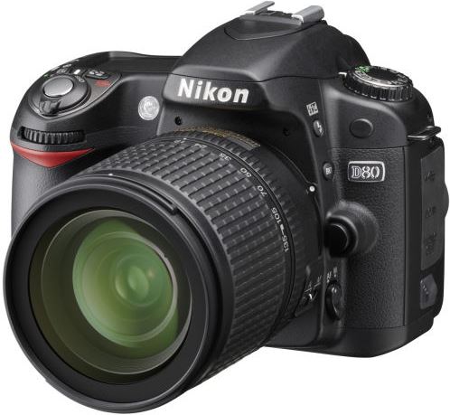 Nikon D80 + AF-S DX Zoom-Nikkor 18-135mm f/3.5-5.6G IF-ED (7.5x) + 1GB SD Card zwart