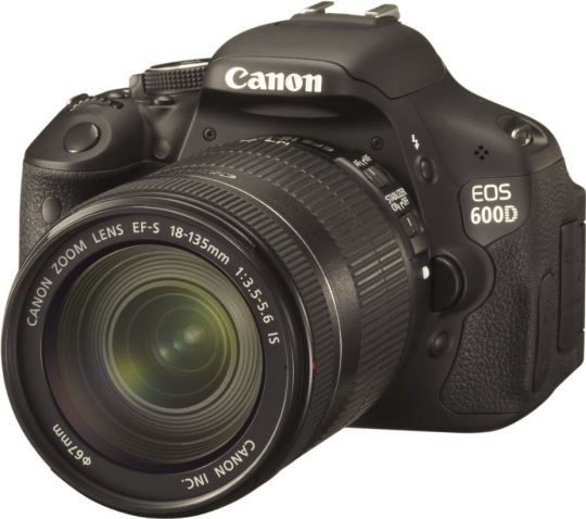 Canon EOS 600D + EF-S 18-135mm zwart