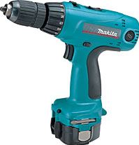 Makita 6317DWFE (3 Ah/NiMH/2 accu's)