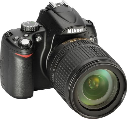 Nikon D5000 + AF-S DX NIKKOR 18-105mm zwart