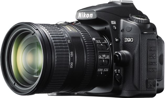 Nikon D90 + AF-S DX VR Zoom-NIKKOR 18-200mm f/3.5-5.6G IF-ED zwart