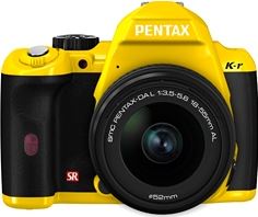 Pentax K-R en 18-55mm geel