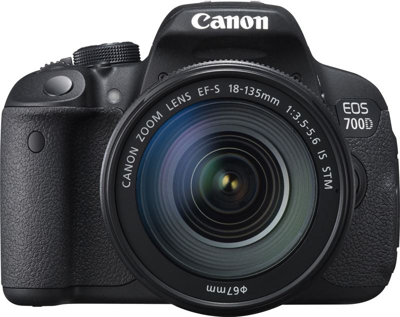 Canon EOS 700D + EF-S 18-135mm + EF 40mm zwart