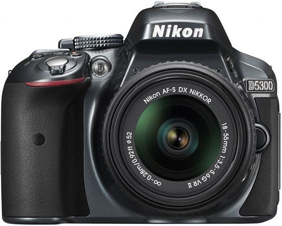 Nikon D5300 + AF-S DX NIKKOR 18-55mm VR II grijs